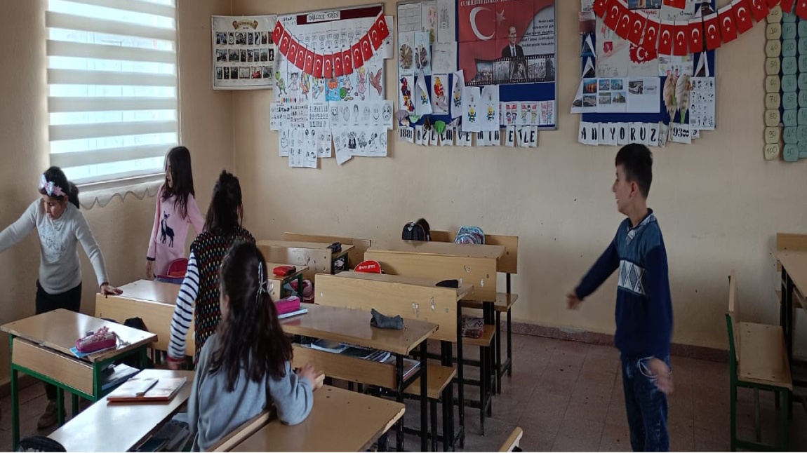 ''Yüz Yüze Yüz Çocuk Oyunu'' (Ankara Pinokyosu)